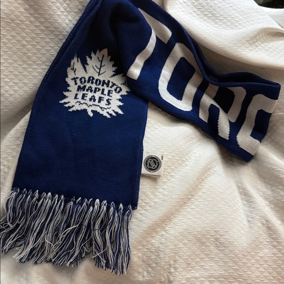 NHL Other - Official NHL Toronto Maple Leafs Knit Scarf Blue & White Like New